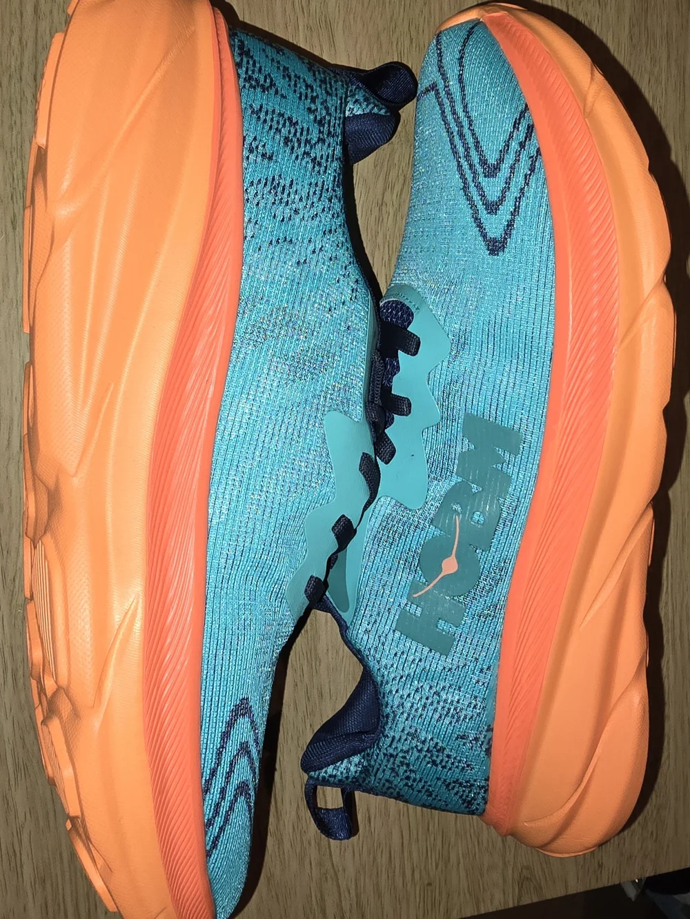 HOBM UNISEX SHOE US SIZE 10 TEAL/ORANGE SPORTS/CASUAL/CONFORT PICKLEBALL/COURT